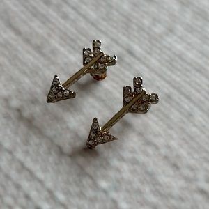 Cupid’s Heart Arrow Gold 0.75” Stud Earrings